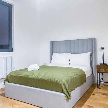 2 Bedroom City Centre Apartment With Parking Bedford Exterior photo